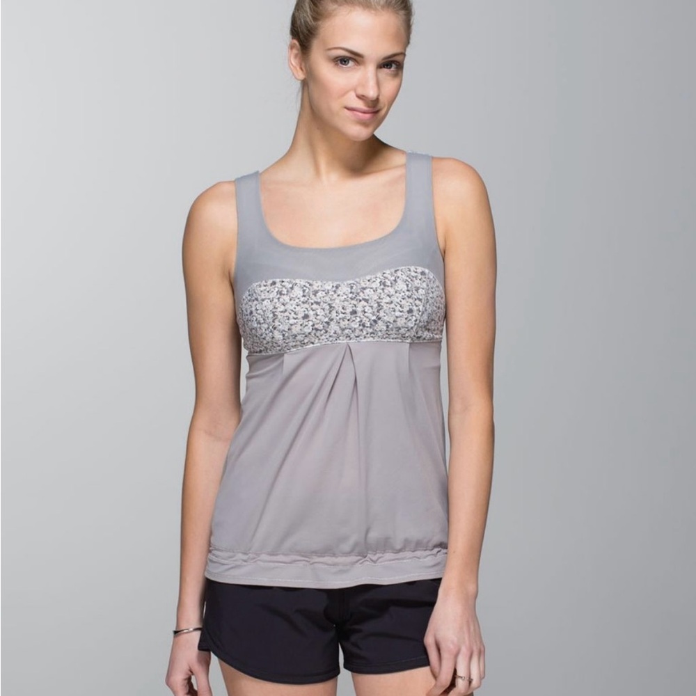 Lululemon elevate tank like new size 10